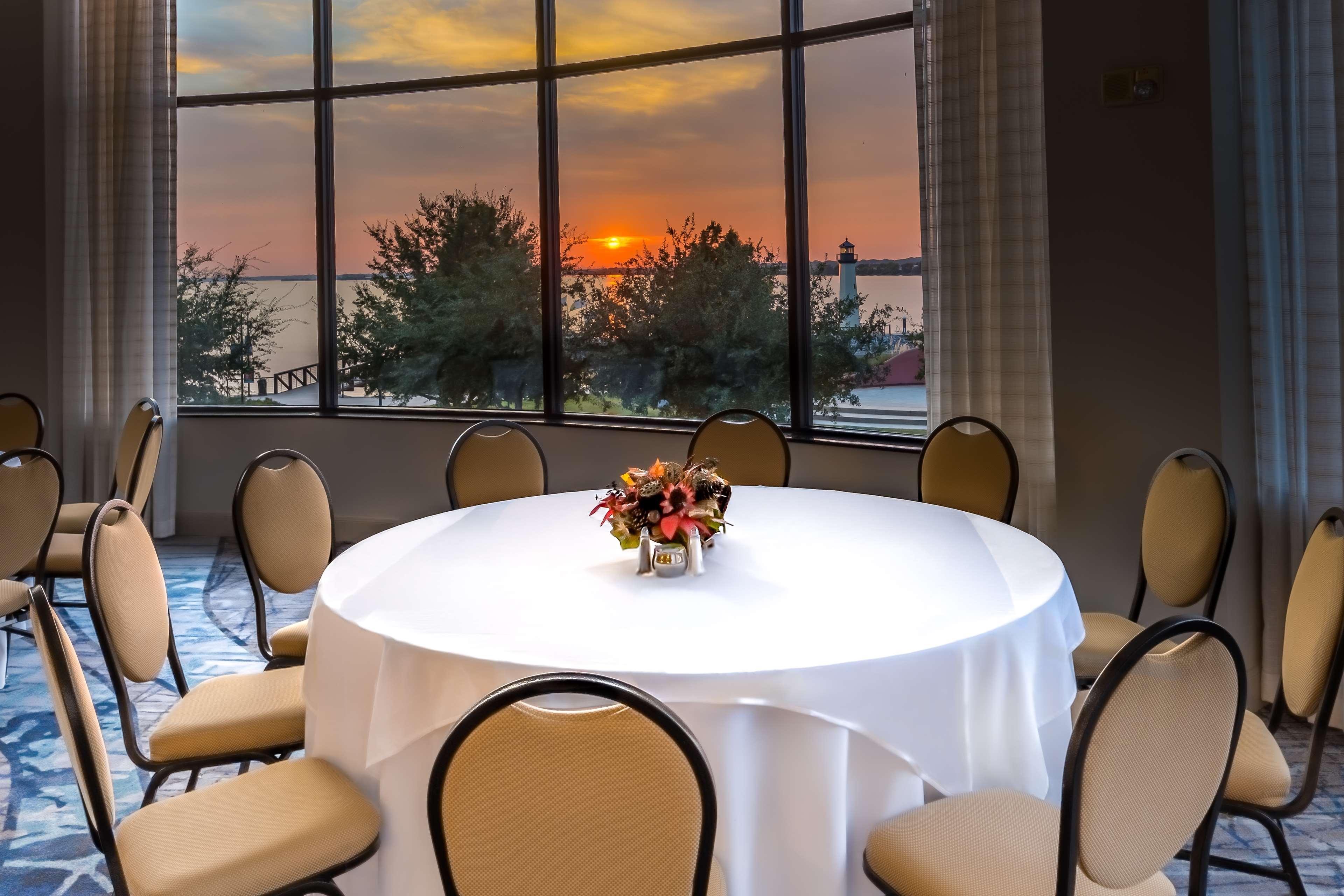 Hilton Dallas/Rockwall Lakefront Hotel Buitenkant foto